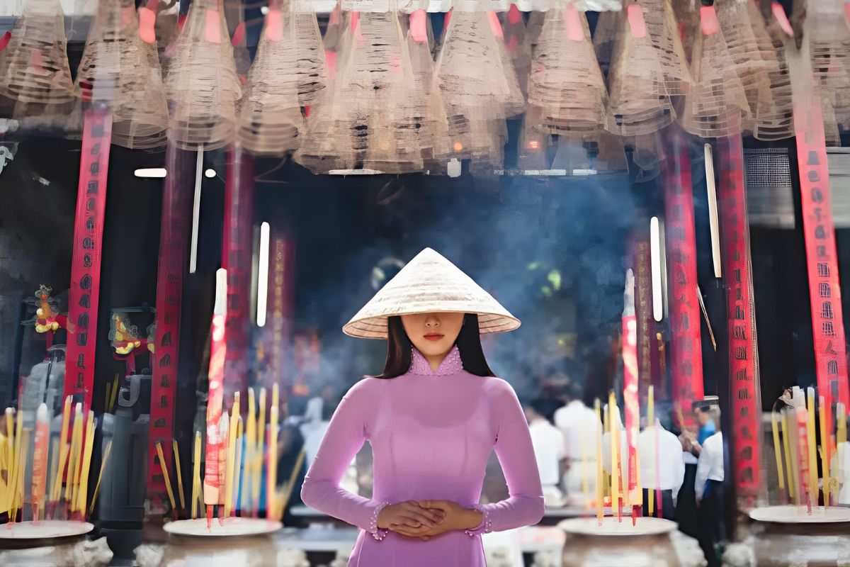 Cultural Etiquette for Vietnam Travel 
